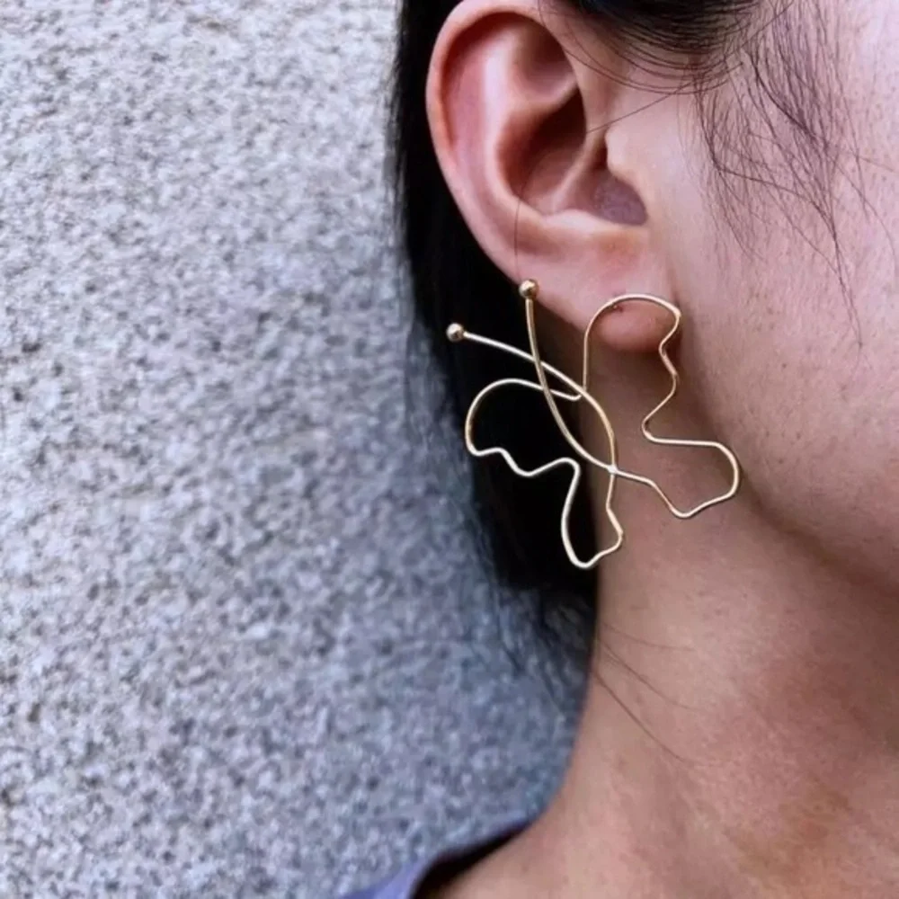 3/$30 💛 Abstract Butterfly Earrings
